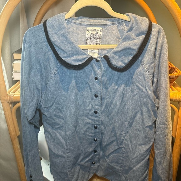 andrew’s blues Tops - Vintage Chambray Top with Velvet Trim